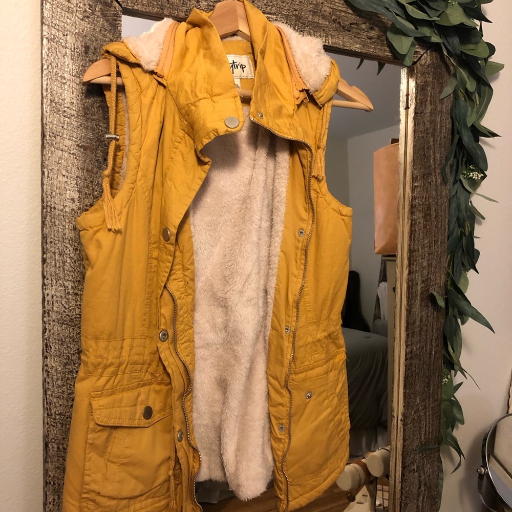 *LIKE NEW Gold Multi-Texture Vest (Buckle - small)